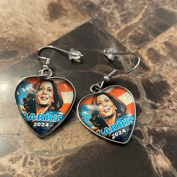 Kamala Harris Heart Earrings - Picture 3 of 4